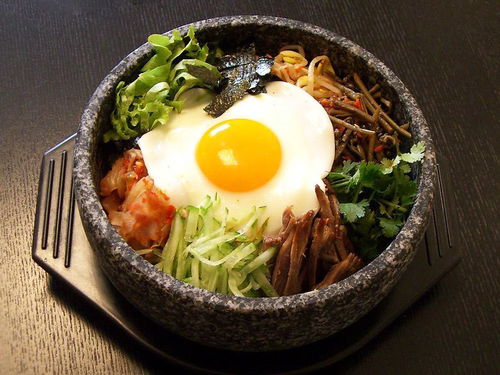 美石記石鍋拌飯加盟指南 費(fèi)用、條件與代理優(yōu)勢(shì)解析